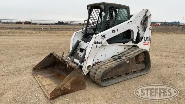 2005 Bobcat T300