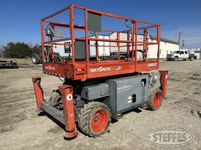 2013 Skyjack SJ6826RT