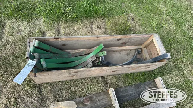 (12) John Deere cultivator shanks