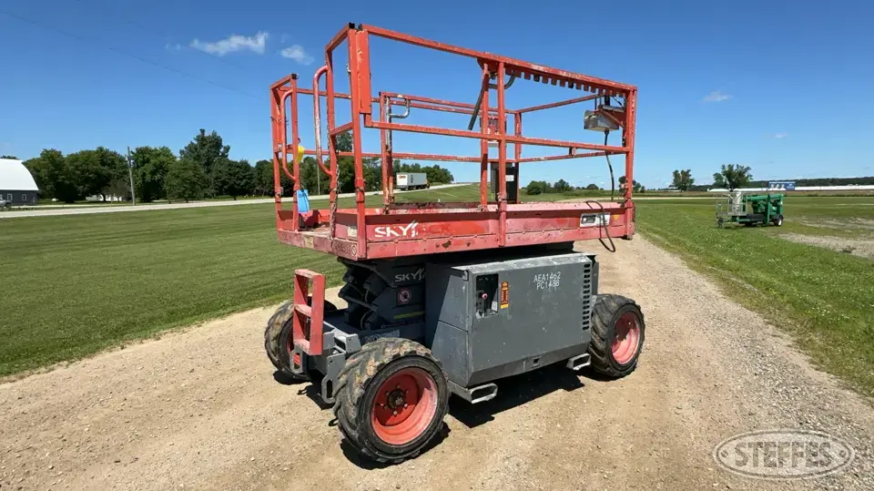 2014 Skyjack 6826RT Scissor Lift