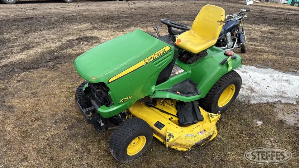 2007 John Deere X740 Ultimate Lawn Tractor
