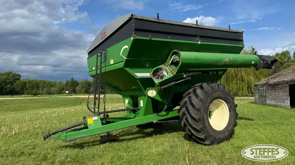 1998 Brent 674 Grain Cart