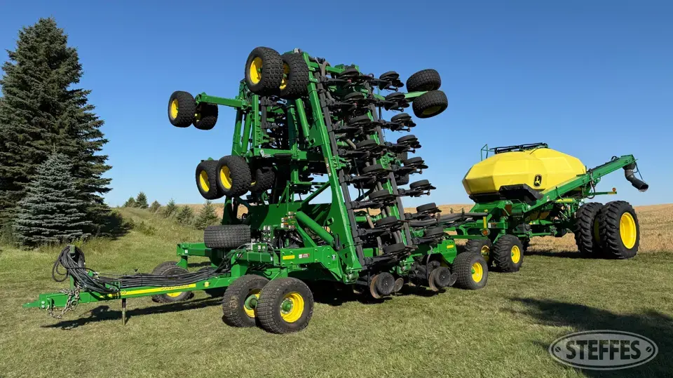 2014 John Deere 1890 Air Drills and Air Seeder