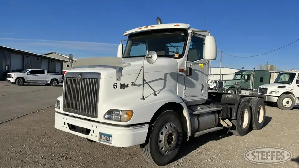 2007 International 9400i Conventional Truck without Sleeper