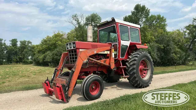 1971 Farmall 966
