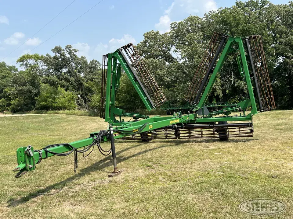 John Deere 200 Soil Finisher
