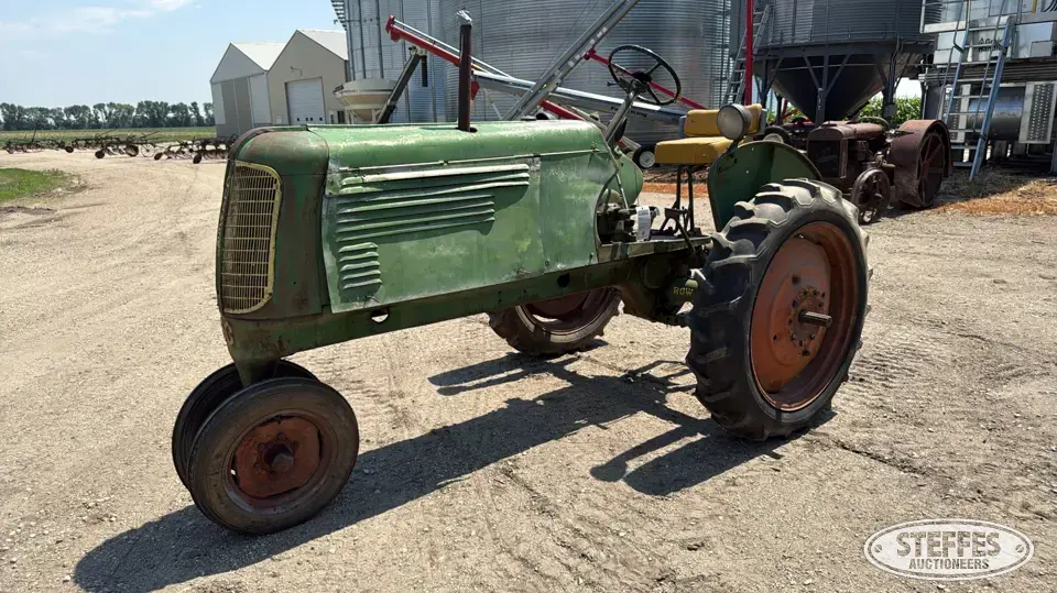 1948 Oliver Row Crop 60 Collectible Tractor