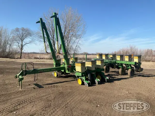 1987 John Deere 7000