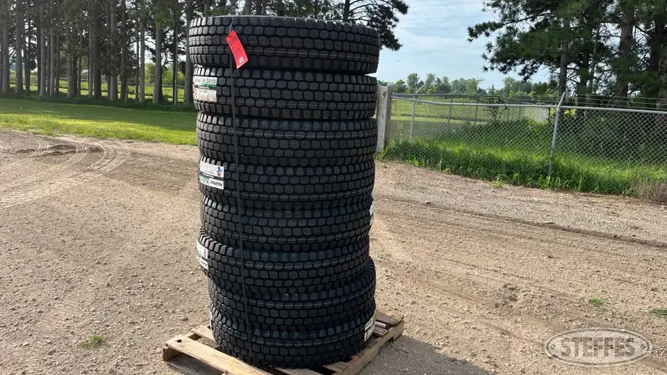 (8) Headway HLD810 11R22.5 tires Truck Tire