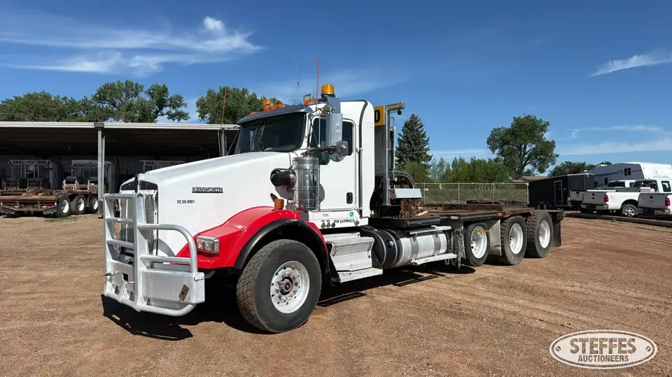 2014 Kenworth T800 Winch Truck
