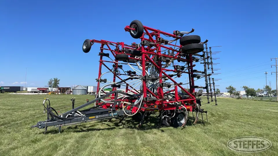 2021 Wil-Rich 2530 Chisel Plow