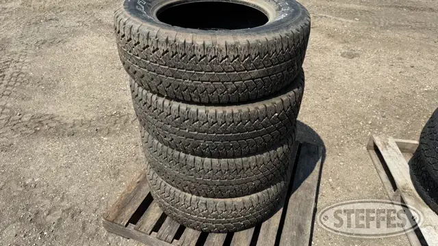 (4) Bridgestone 265/65R18 tires