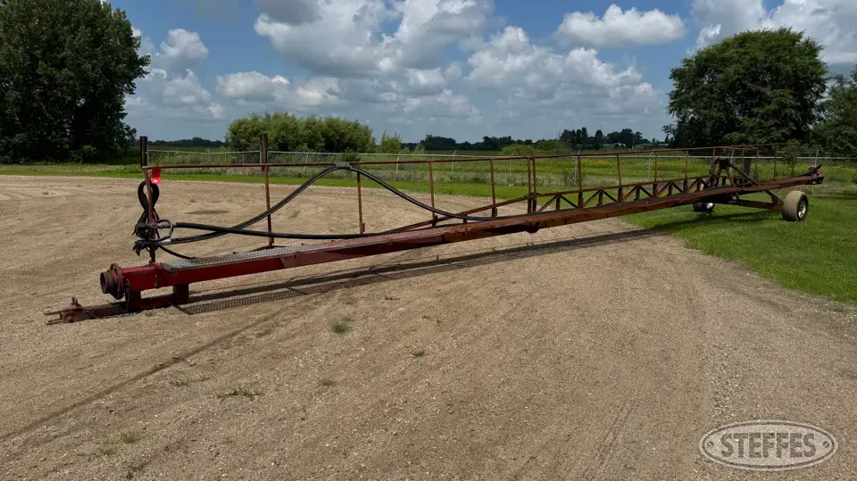 2014 Hydro Hummer, feed pump, 62', 8" square steel tube, w/catwalk. Hydro HP63, 1.5" hyd. hoses Manure Agitation Equipment