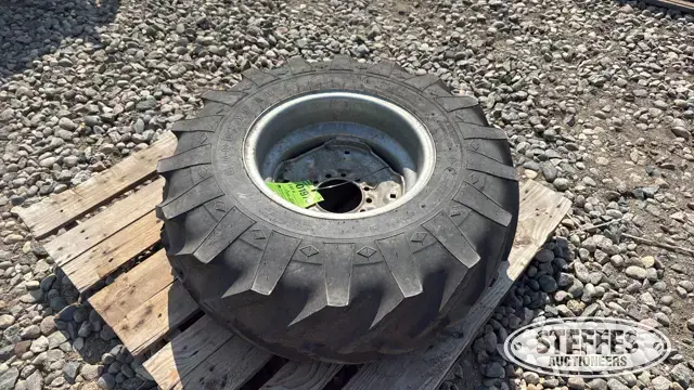 Goodyear 12.5L-15SL bar tread tire
