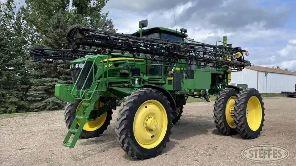 2010 John Deere 4830 Self-Propelled Sprayer