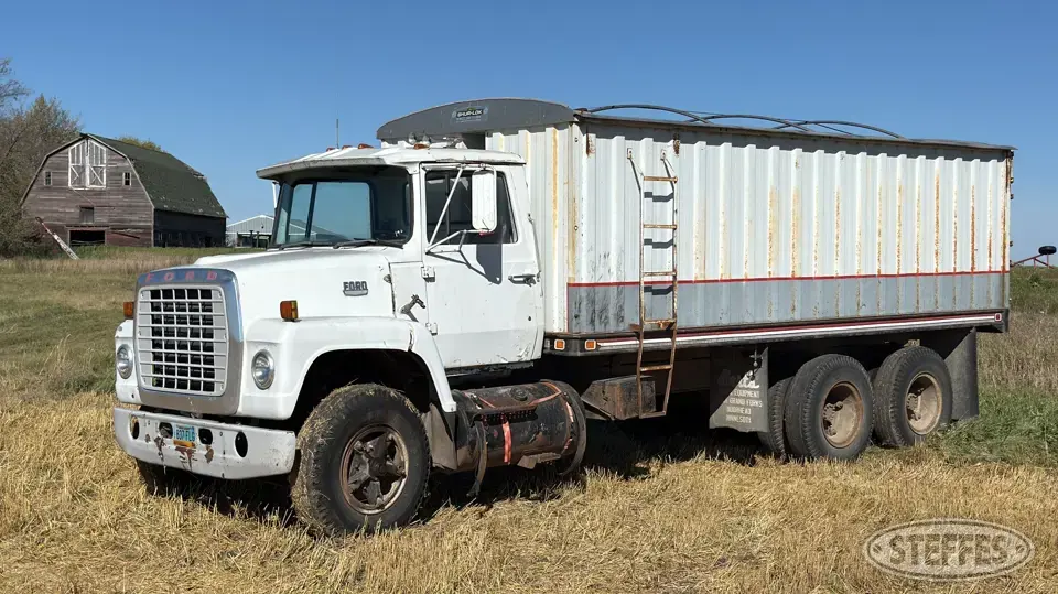 1973 Ford 9000 Grain Truck