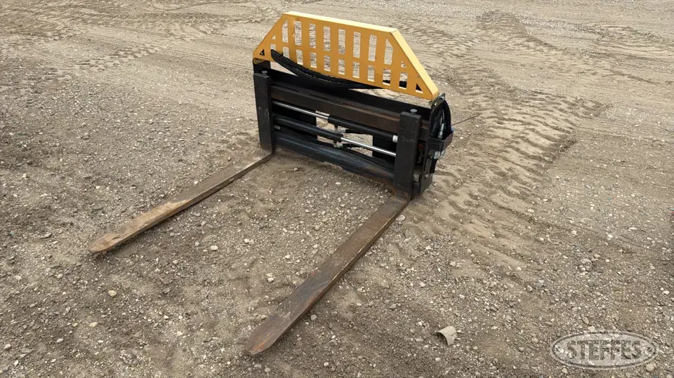 Hyd. pallet forks Skid Steer Fork