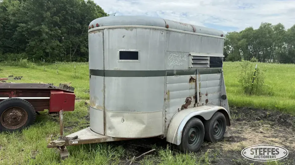 1984 Tandem axle livestock trailer Bumper Livestock Trailer