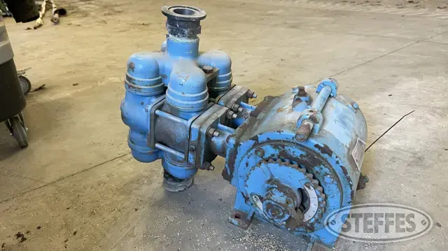 John Blue LM4955 double piston pump