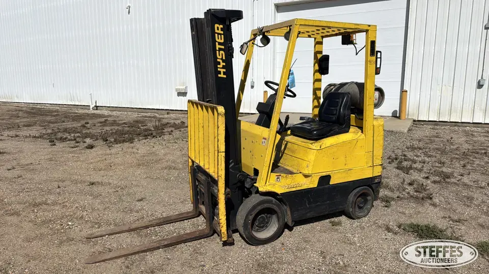 Hyster S35XM Warehouse Forklift