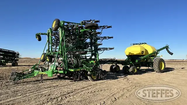 2013 John Deere 1870