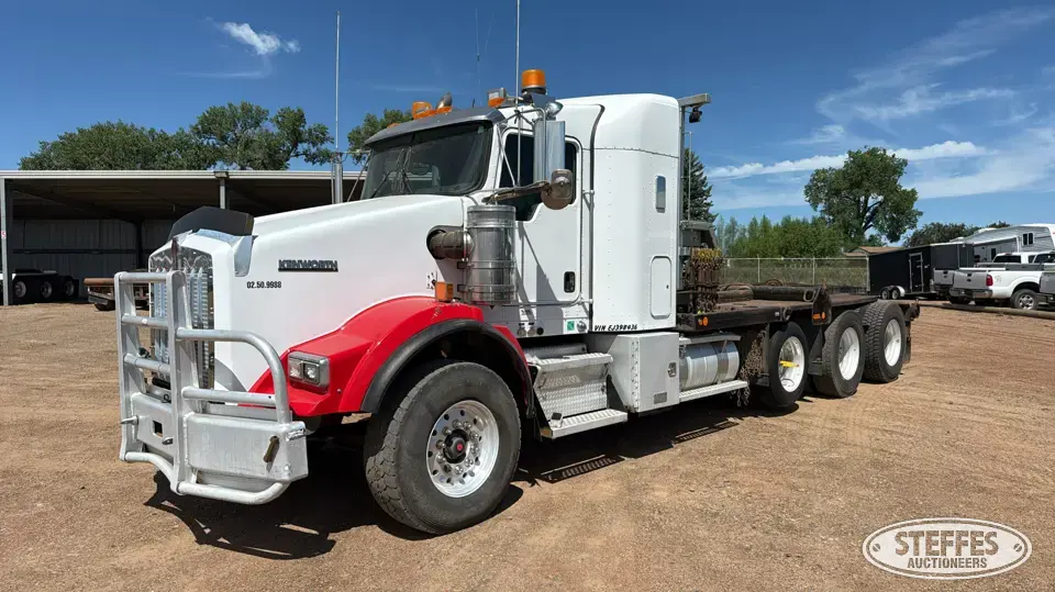 2014 Kenworth T800 Winch Truck
