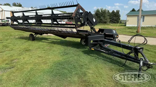 1998 MacDon Premier 1900