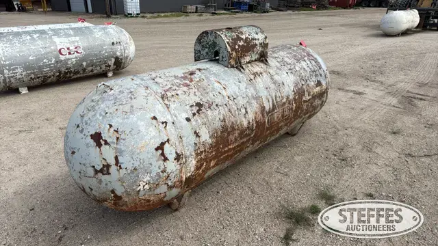 500 gal. fuel tank