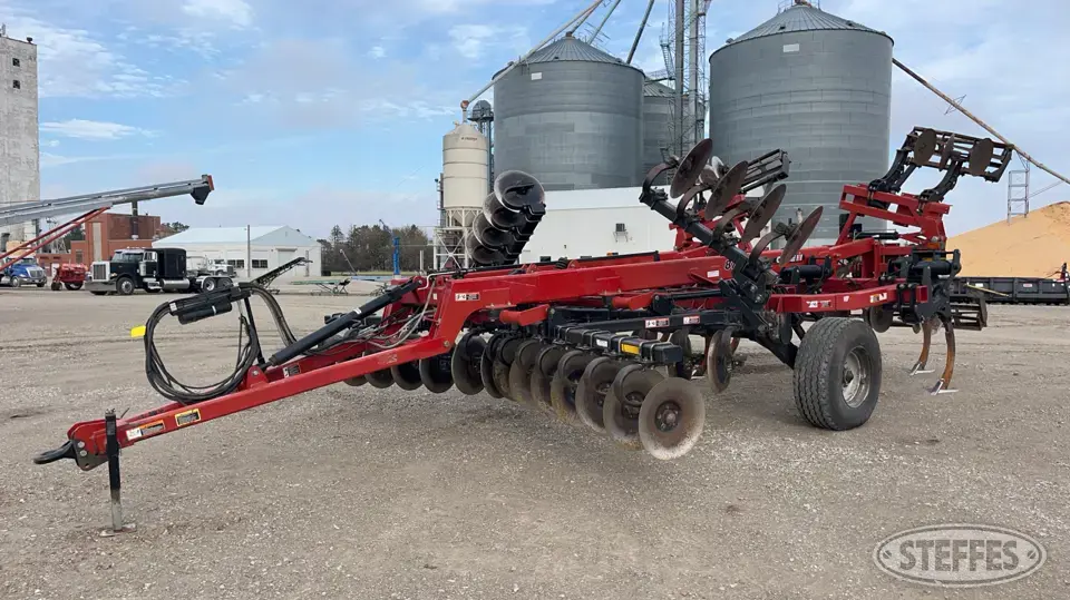 Case IH 870 Ecolo-Tiger Ripper