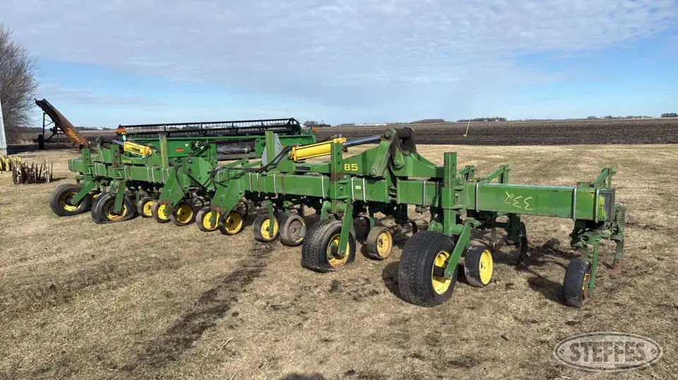 John Deere 85 Row Crop Cultivator