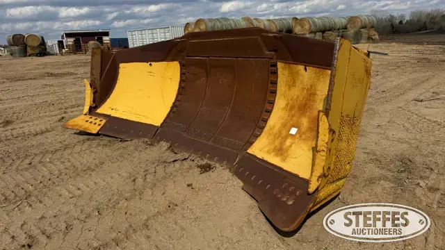 CAT U-dozer blade