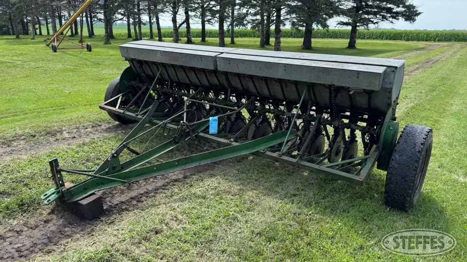 John Deere/Van Brunt Press Drill