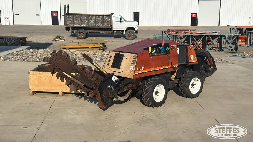 Ditch Witch 410SXD Trencher