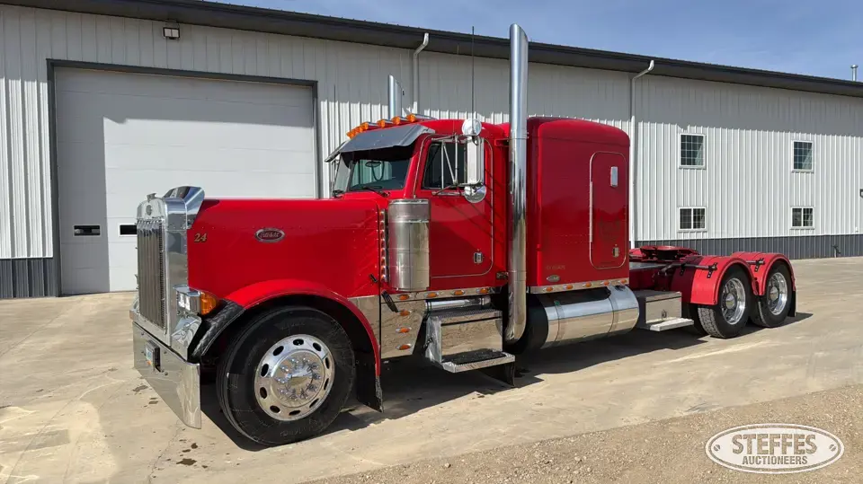 2004 Peterbilt 379 EXHD Conventional Truck with Sleeper