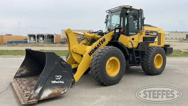 2022 Komatsu WA320-8