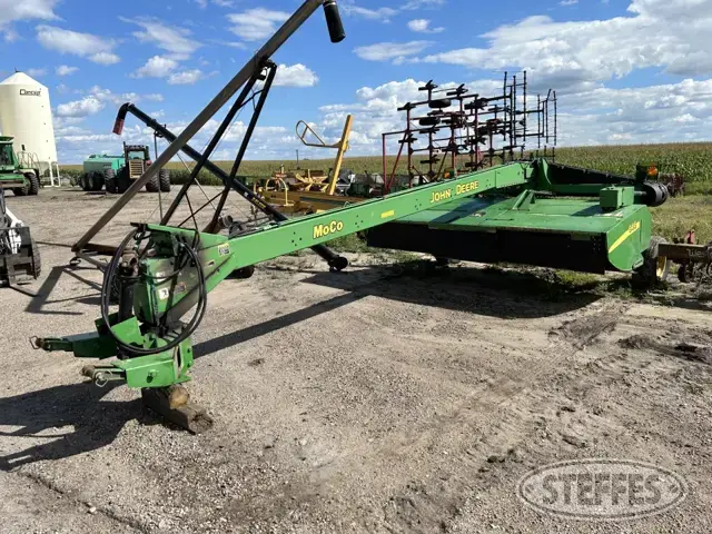 John Deere 946 MoCo