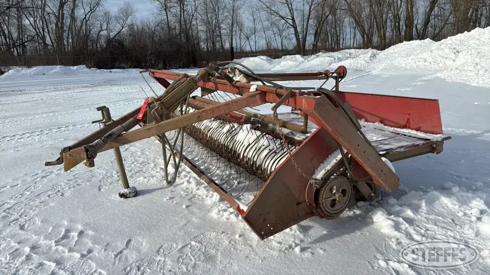 Lockwood 735RE Edible Bean Windrower