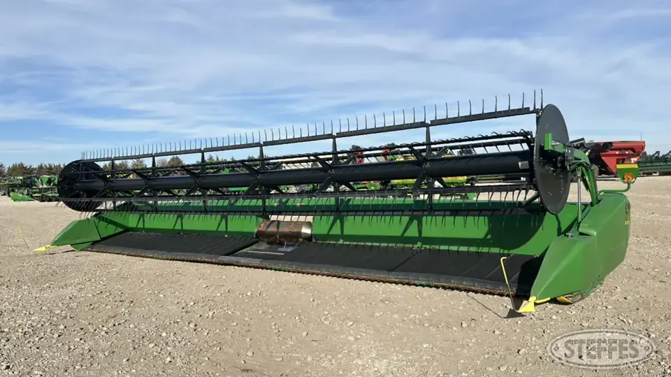 2013 John Deere 635FD Draper Head