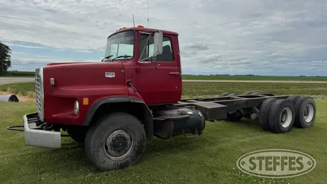 1975 Ford 8000