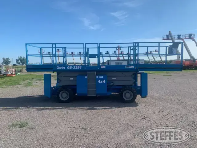 2004 Genie 3384RT