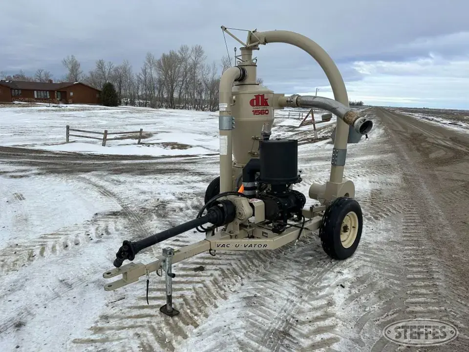 DK 1560 Vac-U-Vator Pneumatic Grain Equipment