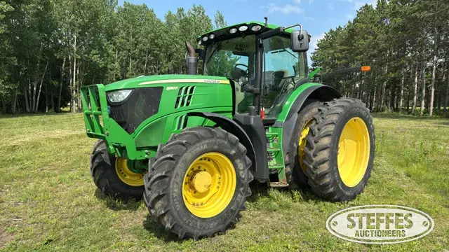 2012 John Deere 6210R
