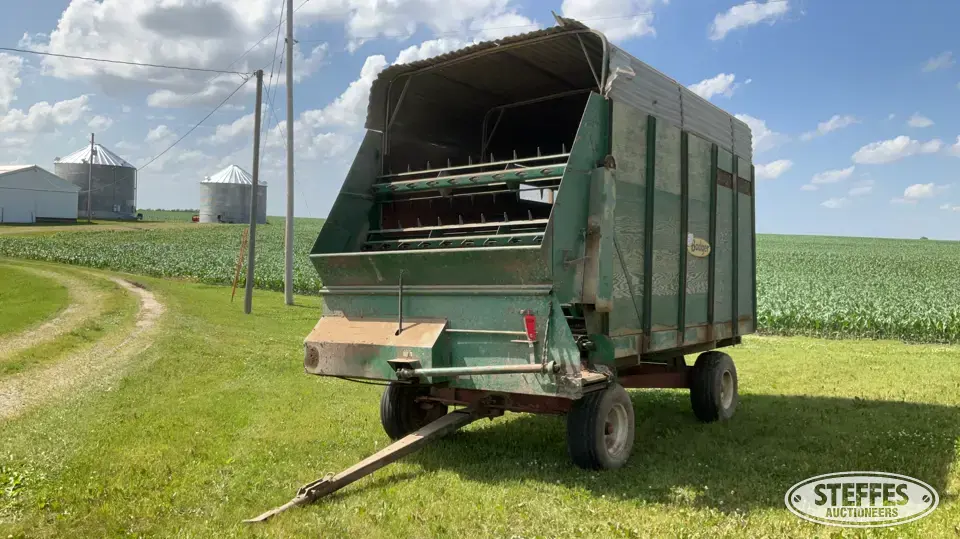 Badger 1416 Forage Wagon