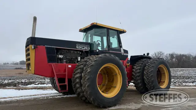 1985 Versatile 856