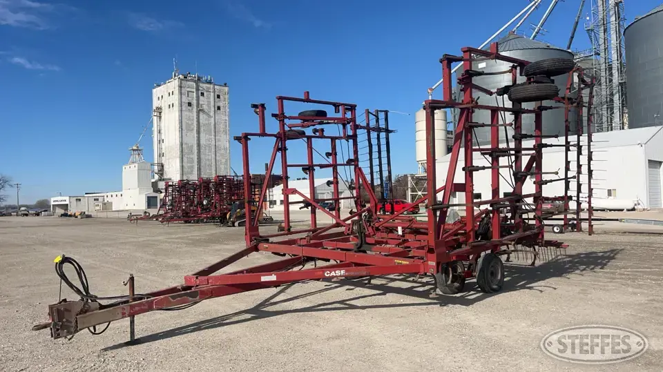 Case IH 4700 Field Cultivator