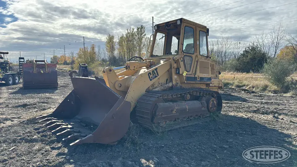 1995 CAT 953B Track Loader