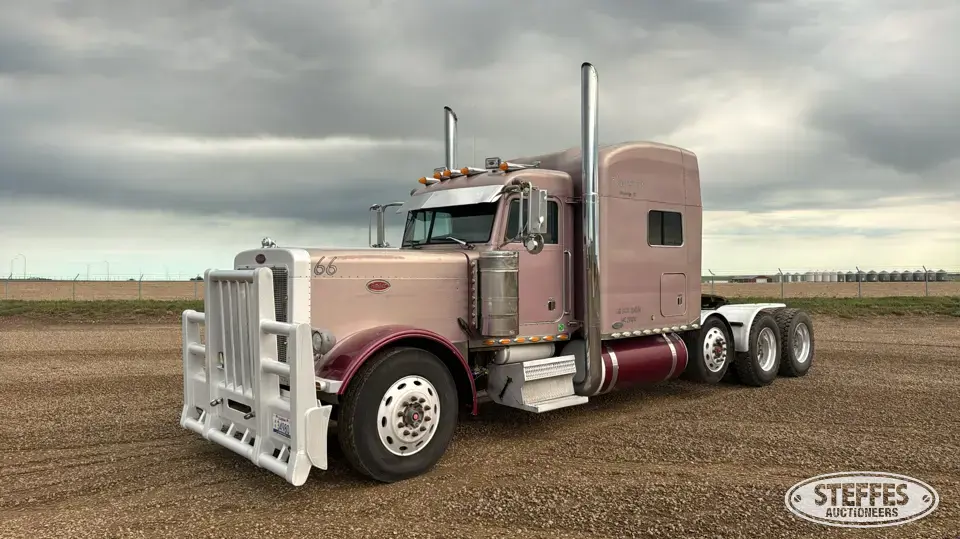 2001 Peterbilt 379 Conventional Truck with Sleeper