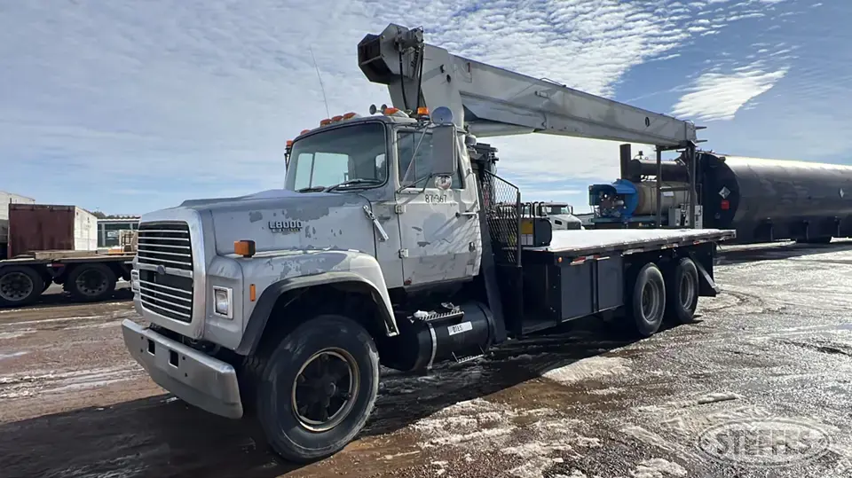 1987 Ford LT8000 Boom Truck