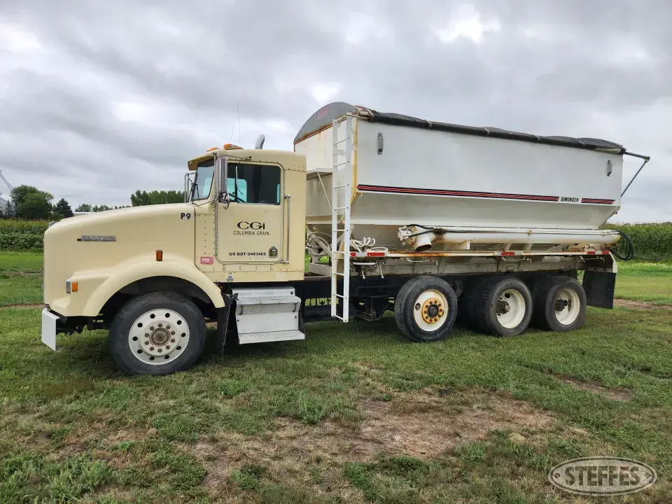 1994 Kenworth T800 Tender Truck