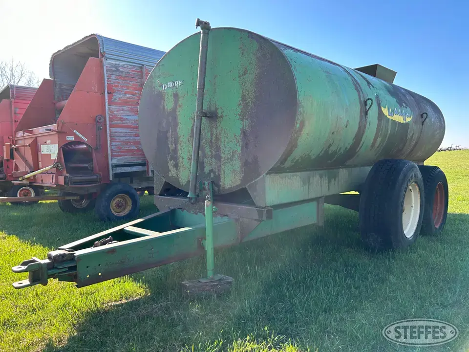 Badger BN-230 Manure Storage and Transportation Equipment